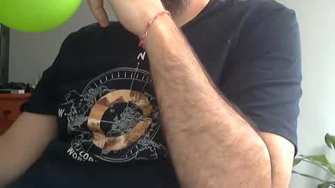 Snapshot of fedeglobos chatting on 11/30/25, 04:22 fedeGLOBOS online show from 11/30/25, 04:22