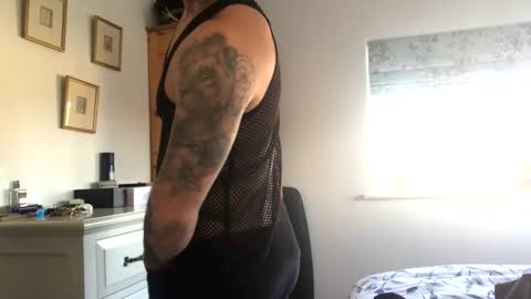 feeding_you online show from 11/26/25, 10:16