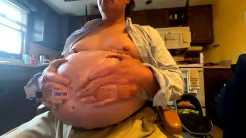 feedmyhugebelly online show from 04/22/26, 08:32