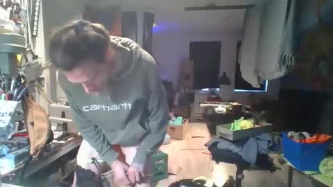 Snapshot of feelfemdom chatting on 10/05/25, 02:15 feelfemdom online show from 10/05/25, 02:15