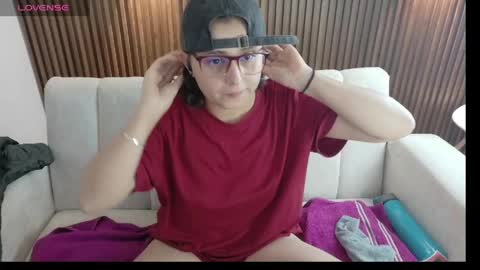 Snapshot of feelina_firesoul chatting on 05/16/26, 10:58 Feelena online show from 05/16/26, 10:58