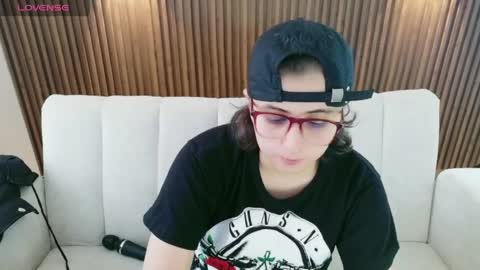 Snapshot of feelina_firesoul chatting on 05/17/26, 03:41 Feelena online show from 05/17/26, 03:41