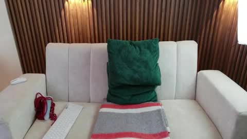 Snapshot of feelina_firesoul chatting on 05/22/26, 05:51 Feelena online show from 05/22/26, 05:51