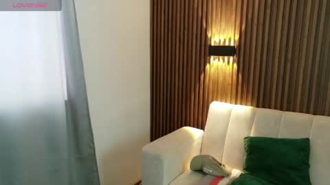 Snapshot of feelina_firesoul chatting on 05/29/26, 02:37 Feelena online show from 05/29/26, 02:37