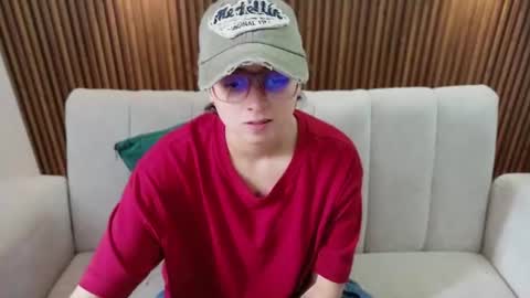 Snapshot of feelina_firesoul chatting on 06/09/26, 02:28 Feelena online show from 06/09/26, 02:28