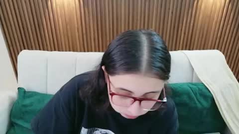 Snapshot of feelina_firesoul chatting on 06/13/26, 03:43 Feelena online show from 06/13/26, 03:43