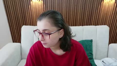 Snapshot of feelina_firesoul chatting on 06/17/26, 02:18 Feelena online show from 06/17/26, 02:18