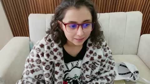 Snapshot of feelina_firesoul chatting on 07/08/26, 03:38 Feelena online show from 07/08/26, 03:38