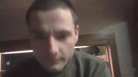 Snapshot of feelingverynaughty chatting on 12/25/24, 03:29 ask me online show from 12/25/24, 03:29