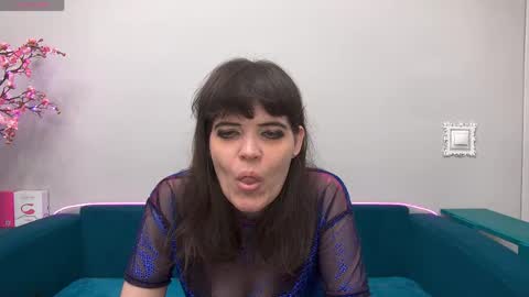 Snapshot of feelsgoodwoman chatting on 05/03/26, 08:53 Laura online show from 05/03/26, 08:53