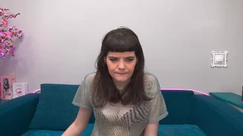 Laura online show from 06/17/26, 12:13