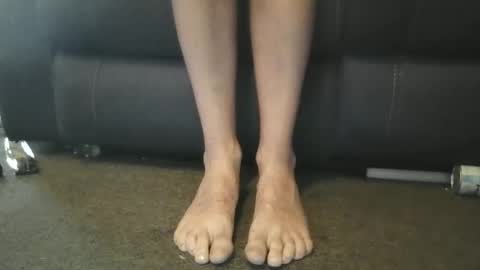 Snapshot of feet_lover101202 chatting on 01/05/25, 05:09 feet_lover101202 online show from 01/05/25, 05:09