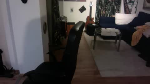 Snapshot of feetkissboy chatting on 12/05/25, 05:42 feetkissboy online show from 12/05/25, 05:42