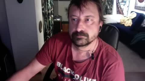 Snapshot of feetkissboy chatting on 12/20/25, 02:18 feetkissboy online show from 12/20/25, 02:18