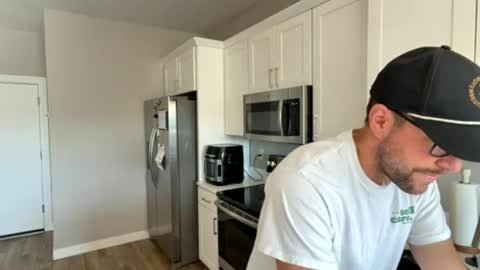 Ethan Slayher online show from 06/12/26, 01:10