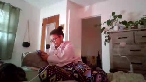 Soley online show from 11/18/25, 07:29