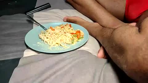 feetofmau online show from 10/27/25, 05:22