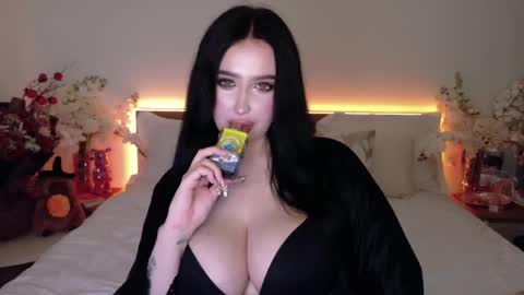 Felicia Herceg online show from 10/23/25, 11:46