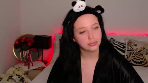 Snapshot of felicia_herceg chatting on 11/02/25, 05:48 Felicia Herceg online show from 11/02/25, 05:48