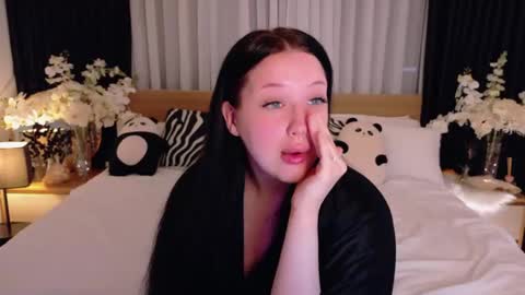 Snapshot of felicia_herceg chatting on 11/13/25, 07:46 Felicia Herceg online show from 11/13/25, 07:46