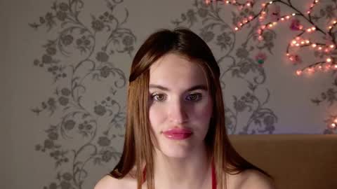 Snapshot of felicia_lav chatting on 04/30/26, 08:57 Frida online show from 04/30/26, 08:57