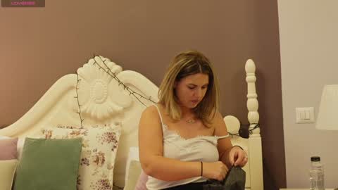 Snapshot of feliciakrige chatting on 01/17/25, 10:01 FeliciaKrige online show from 01/17/25, 10:01