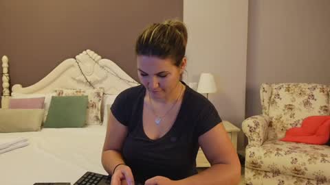 Snapshot of feliciakrige chatting on 01/23/25, 10:11 FeliciaKrige online show from 01/23/25, 10:11