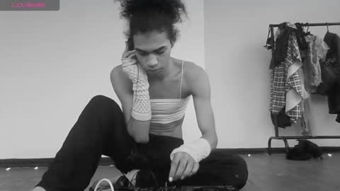 Snapshot of felinexoxo chatting on 10/20/25, 10:49 FELINE online show from 10/20/25, 10:49