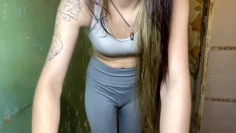 Snapshot of felipacockerhan chatting on 04/20/26, 09:05 Lola online show from 04/20/26, 09:05