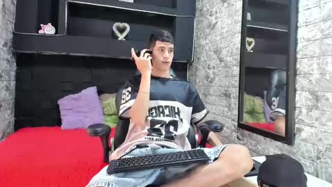 felipe fiire online show from 05/04/26, 02:57