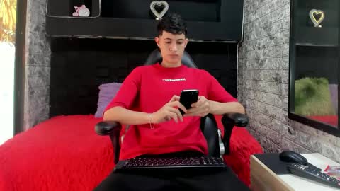 felipe fiire online show from 05/11/26, 02:12