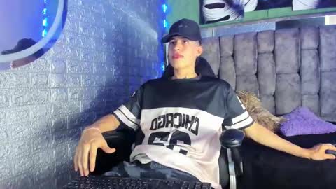 felipe fiire online show from 05/25/26, 08:15