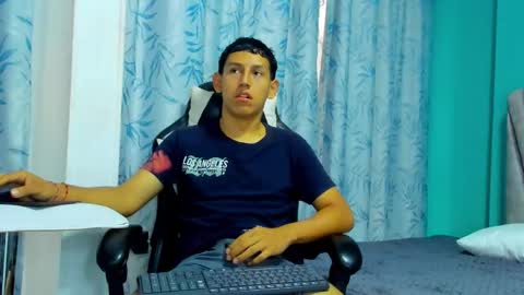 felipehot_gonzales online show from 09/28/25, 12:43