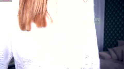 Snapshot of felissiany chatting on 02/05/26, 04:39 Hello im Nova online show from 02/05/26, 04:39