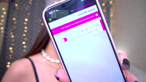 Snapshot of felissiany chatting on 02/26/26, 04:33 Hello im Nova online show from 02/26/26, 04:33