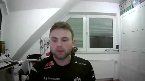 Snapshot of felix9152 chatting on 11/15/25, 06:48 felix9152 online show from 11/15/25, 06:48