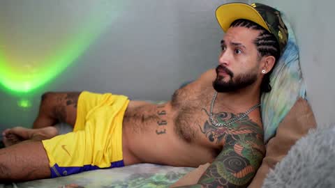 Felix Candela  online show from 01/05/25, 02:52