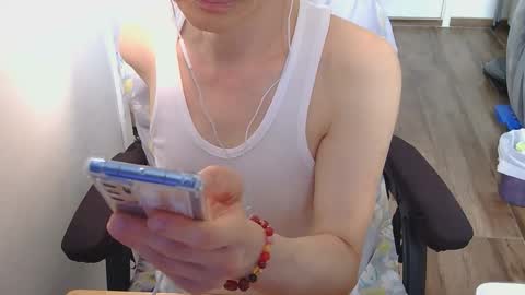 felixlau online show from 04/15/26, 07:48