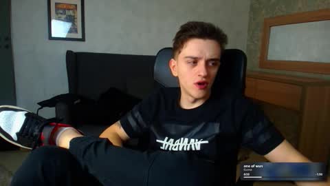 Snapshot of felixstark chatting on 12/19/25, 05:36 FelixStark online show from 12/19/25, 05:36