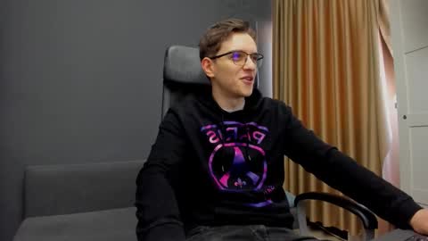 Snapshot of felixstark chatting on 03/09/26, 05:44 FelixStark online show from 03/09/26, 05:44