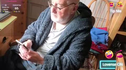 Snapshot of fellainsp8 chatting on 09/14/25, 08:46 Adam online show from 09/14/25, 08:46