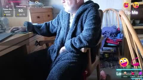 Snapshot of fellainsp8 chatting on 09/23/25, 07:44 Adam online show from 09/23/25, 07:44