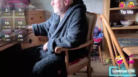 Snapshot of fellainsp8 chatting on 09/24/25, 07:23 Adam online show from 09/24/25, 07:23