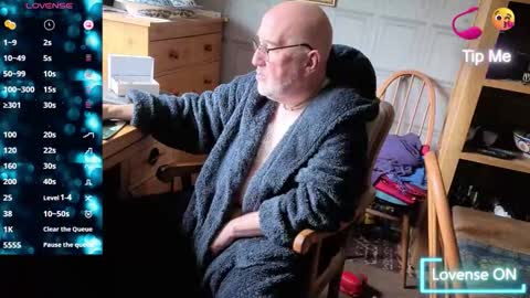 Snapshot of fellainsp8 chatting on 10/08/25, 08:01 Adam online show from 10/08/25, 08:01