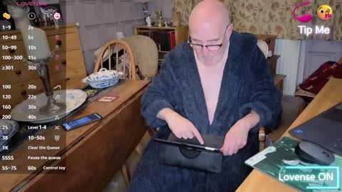 Adam online show from 11/01/25, 09:06