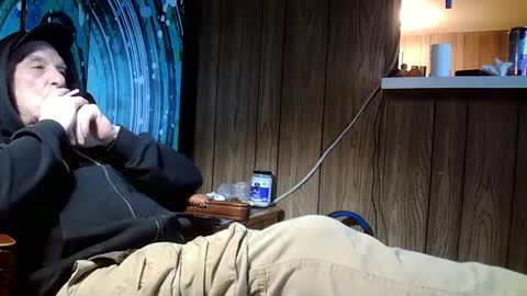 Snapshot of fellatioauto chatting on 01/09/25, 08:34 hungnsexy online show from 01/09/25, 08:34