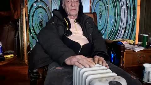 Snapshot of fellatioauto chatting on 01/22/25, 05:05 hungnsexy online show from 01/22/25, 05:05