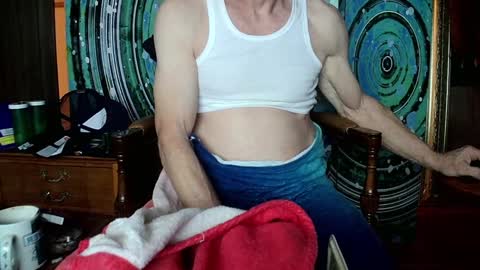Snapshot of fellatioauto chatting on 01/26/25, 05:23 hungnsexy online show from 01/26/25, 05:23