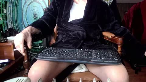 Snapshot of fellatioauto chatting on 02/08/25, 08:21 hungnsexy online show from 02/08/25, 08:21