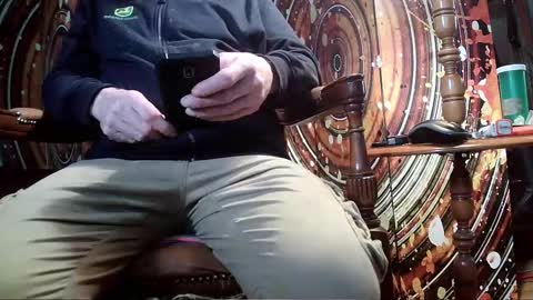 Snapshot of fellatioauto chatting on 02/18/25, 10:03 hungnsexy online show from 02/18/25, 10:03